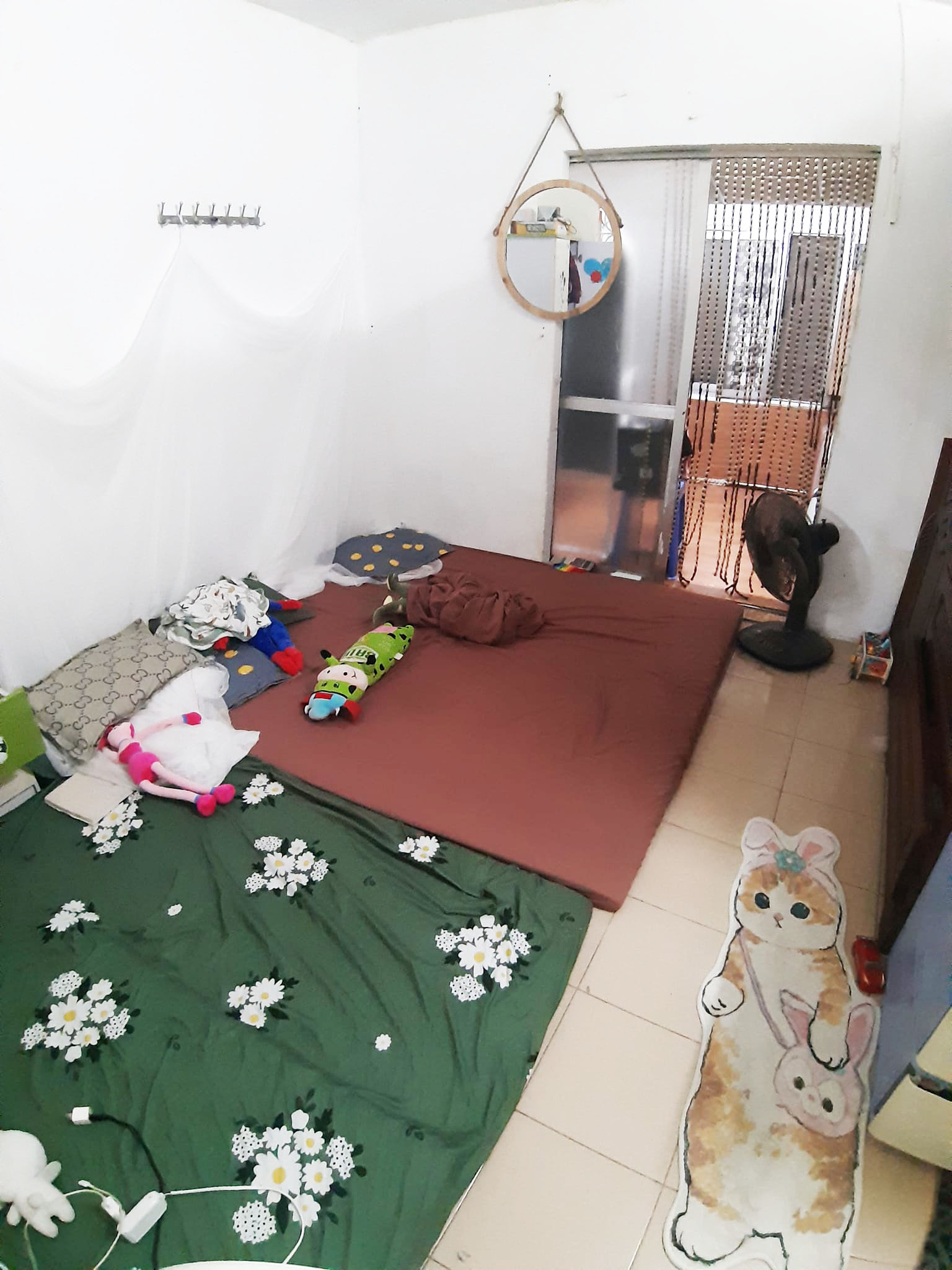 Bán CH TT 1,65 tỷ 50m - Phố Quỳnh Mai giá, NT cơ bản