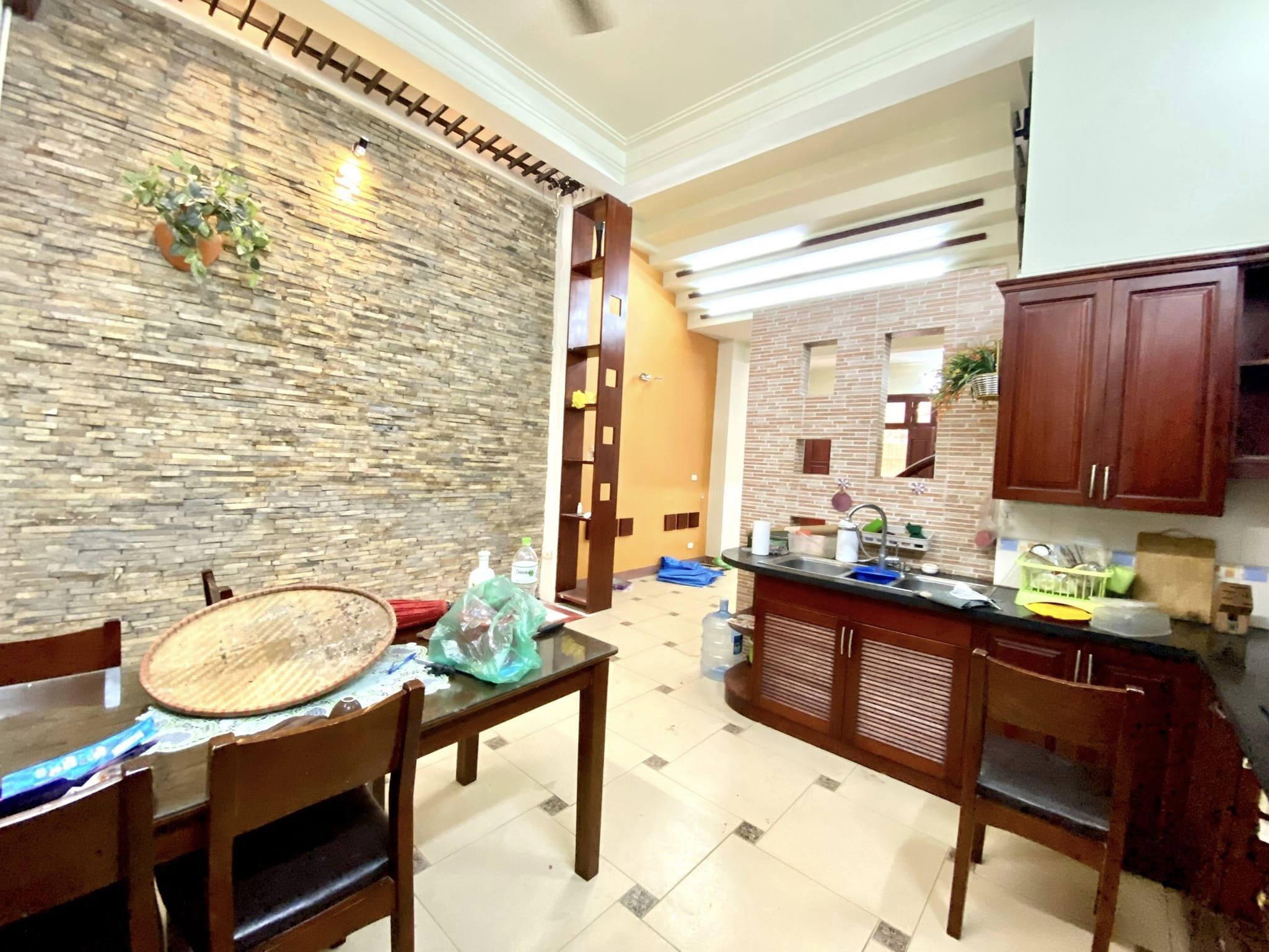 Bán nhà 49m2 phố Âu Cơ, Tây Hồ Dân xây 4 ngủ 10m Ô tô 24 chỗ tránh 3.1 Tỷ