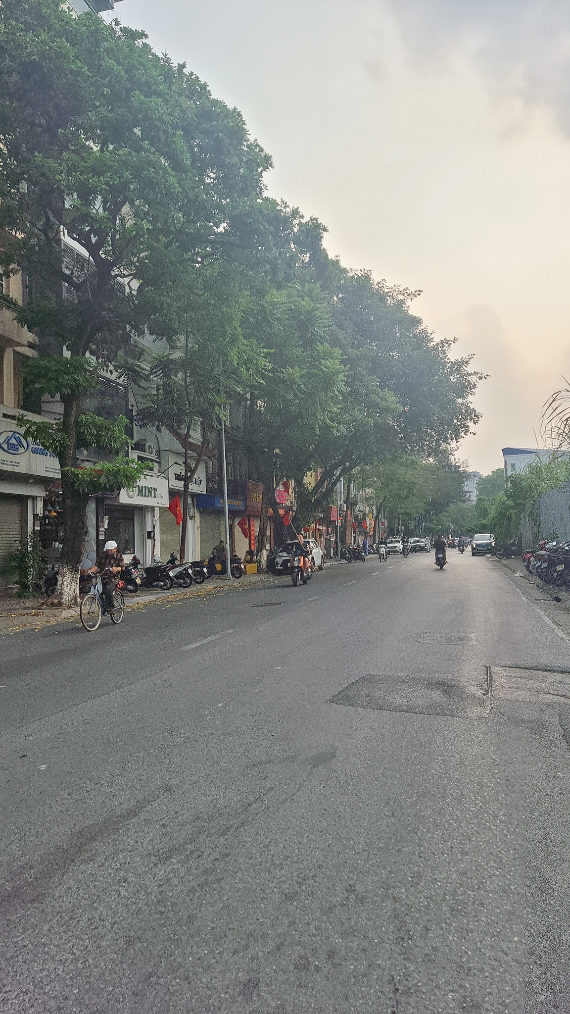 Bán nhà MP Nguyễn Công Trứ, HBT 250mx4T MT 7.6m 132 tỷ kd nhà cực lộc 1 sổ nở hậu cực hiếm