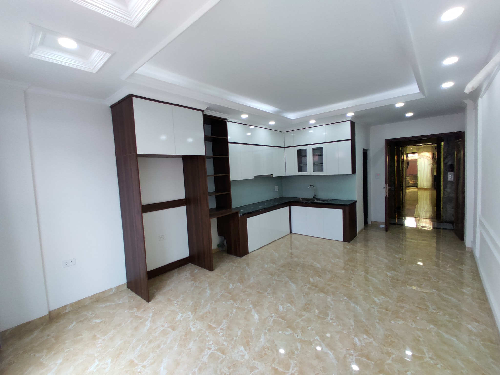 NHÀ MẶT PHỐ PHẠM VĂN ĐỒNG - HN - SIÊU HOT