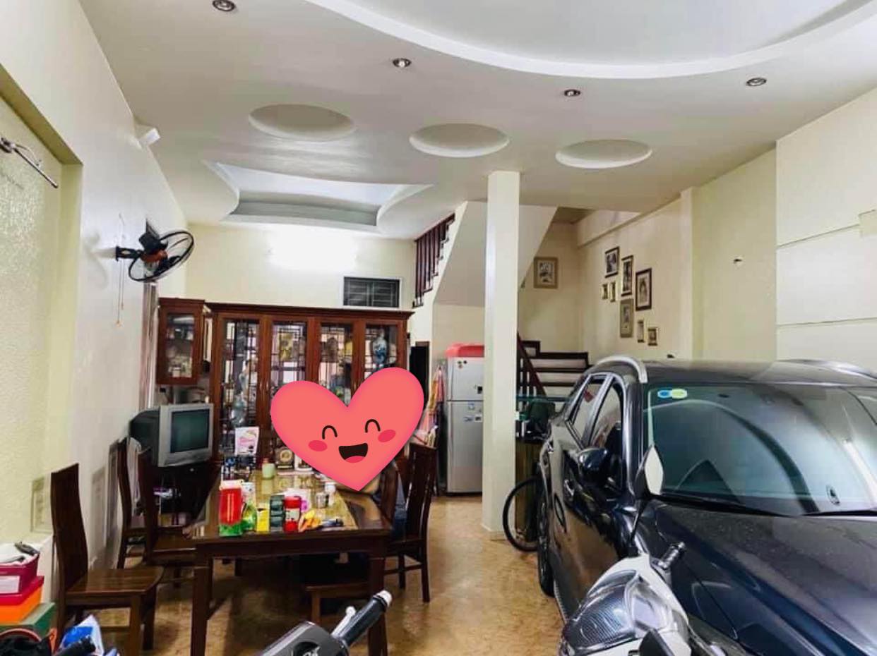 Bán nhà Hoàng Cầu - Đống Đa chỉ 12 tỷ 65m 6pn gara oto ngõ thông