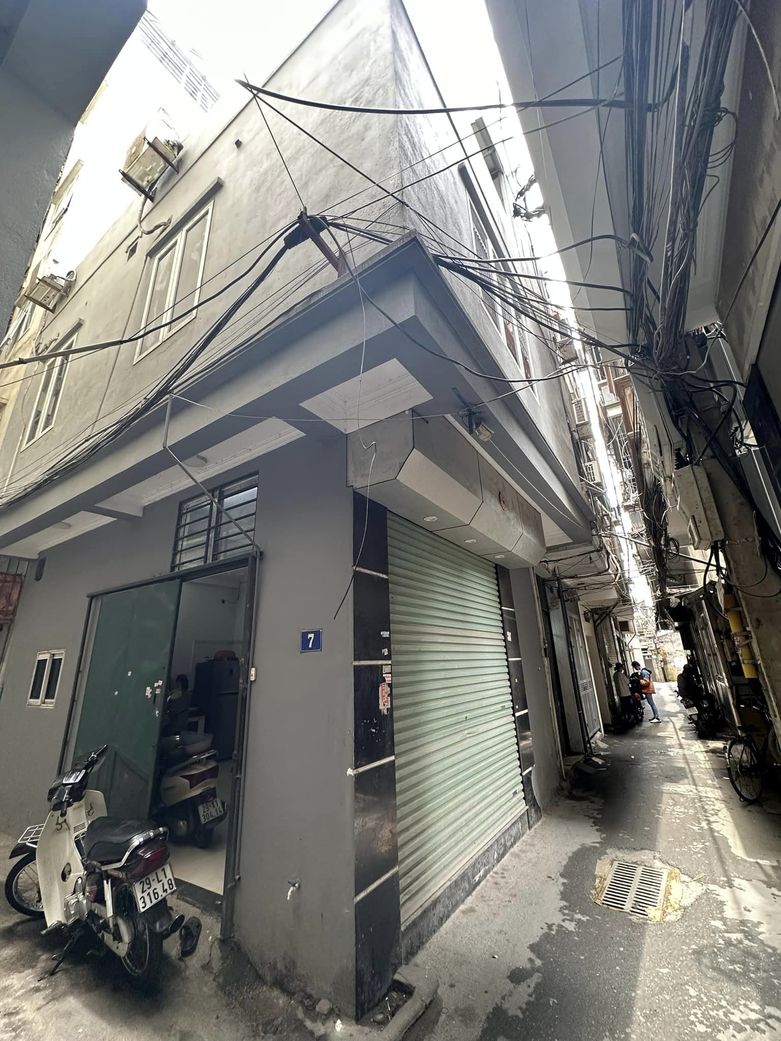 BÁN NHÀ LÔ GÓC PHÙNG KHOANG – CÁCH OTO 10M GIÁ NHỈNH 3TY