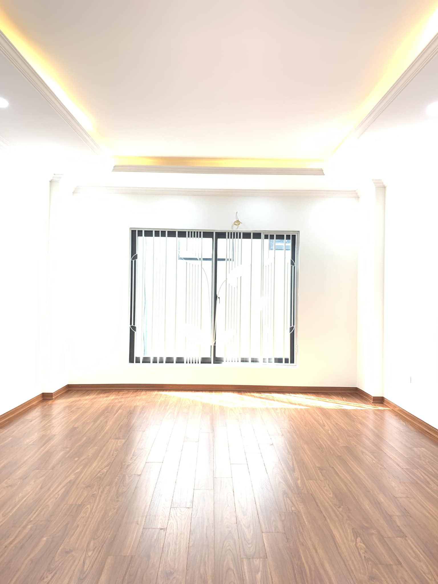 NHÀ LÊ DUẨN 45M2X5 TẦNG – 50M RA PHỐ - TIỆN ÍCH BẠT NGÀN. GIÁ 6.2 TỶ.