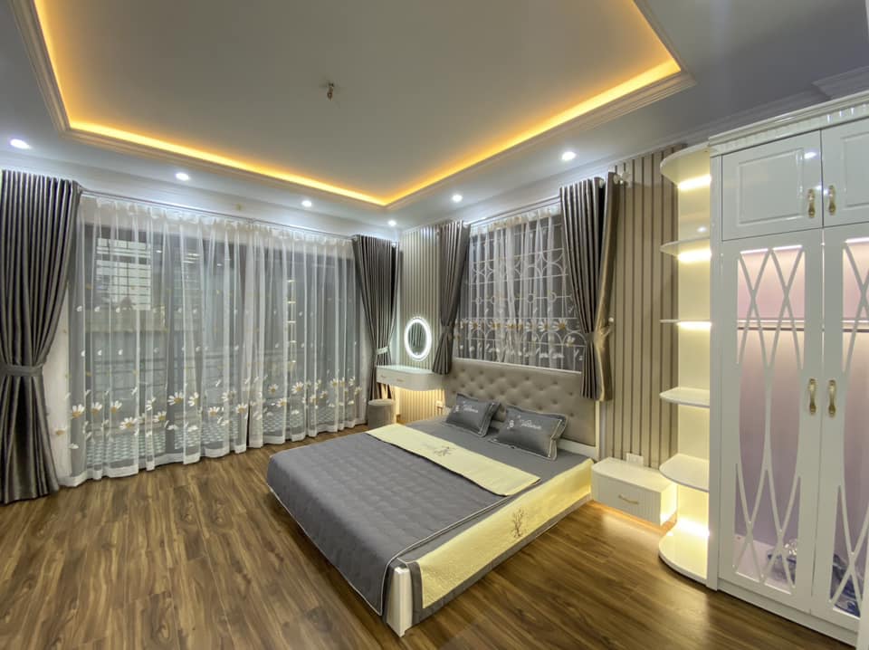 Bán nhà đẹp Minh Khai, 45m mt 4.5m, 5 tầng 3 ngủ, giá thương lượng tốt