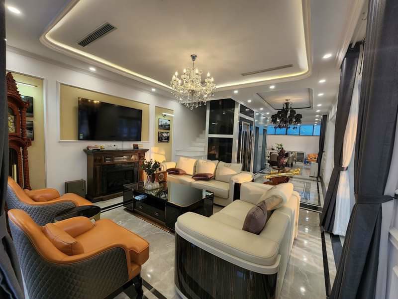 Bán gấp! Bán gấp! Siêu phẩm lô góc quận Hai Bà Trưng, 59m2, giá 9.7 tỷ, dọn về ở ngay.