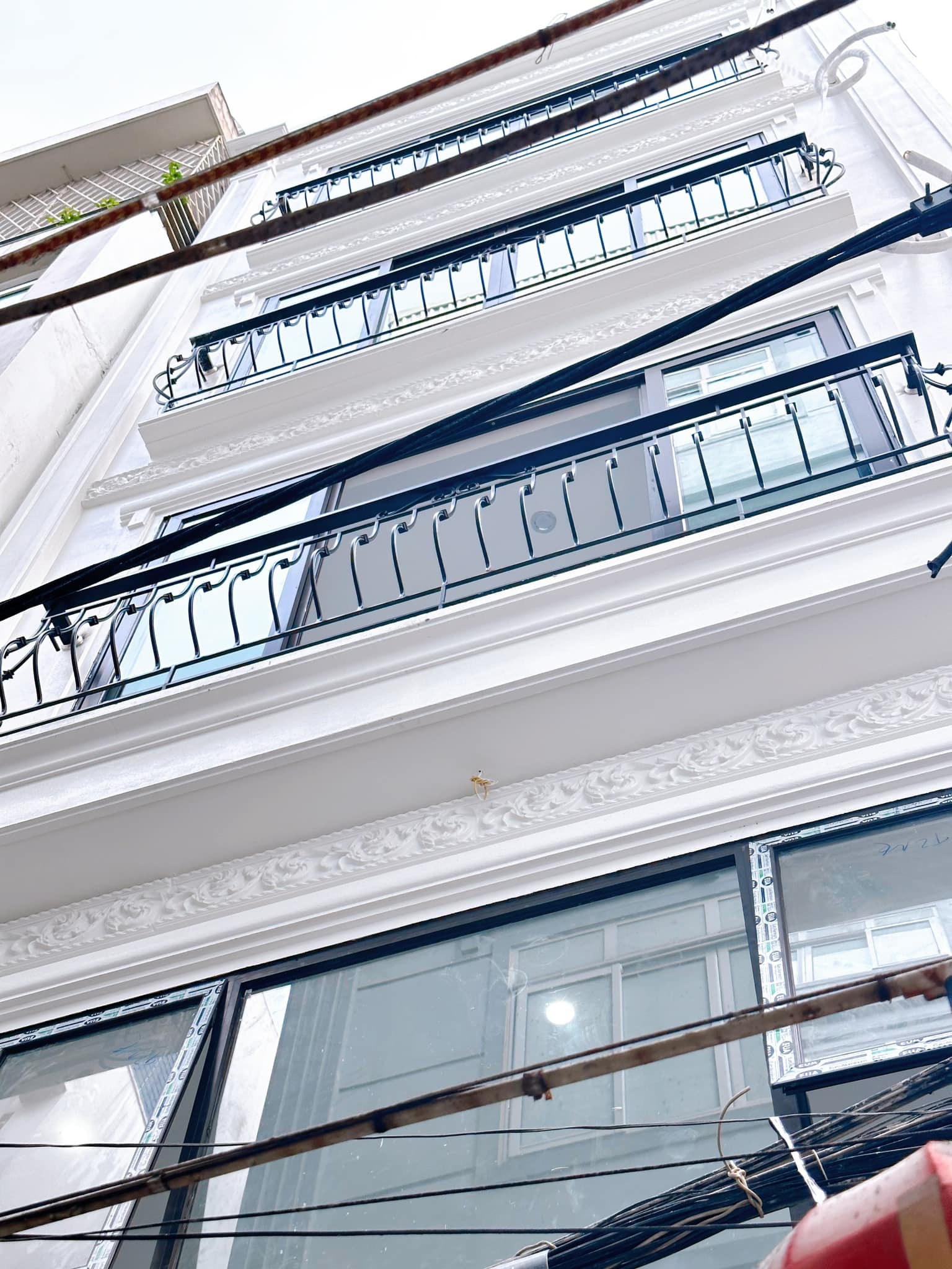 BÁN TÒA CHUNG CƯ MINI SIÊU VIP CẦU GIẤY , DÒNG TIỀN 1TỶ/1 NĂM, DT 54Mx 6T, MT 5M, 9.9 TỶ