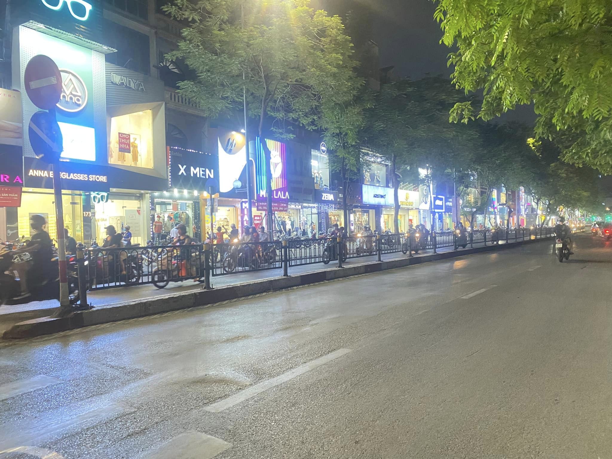 CỰC HIẾM - MẶT PHỐ VIP - LÔ GÓC TUYỆT ĐẸP - MẶT TIỀN 10.8M GIÁ 36,5 TỶ!