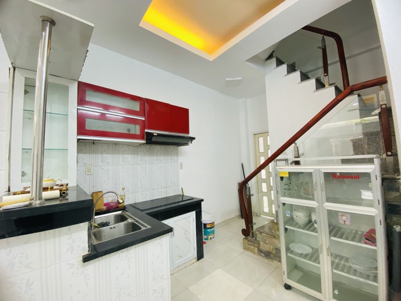 Bán Nhà Sát MT Trần HƯng Đạo - Quận 1- 30m2 - 4 tầng - 3PN- Sân Thượng