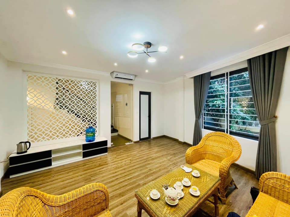 Chính chủ bán nhà Hào Nam 43m2, 5 tầng, gần Nhạc viện giá hơn 4,5 tỷ