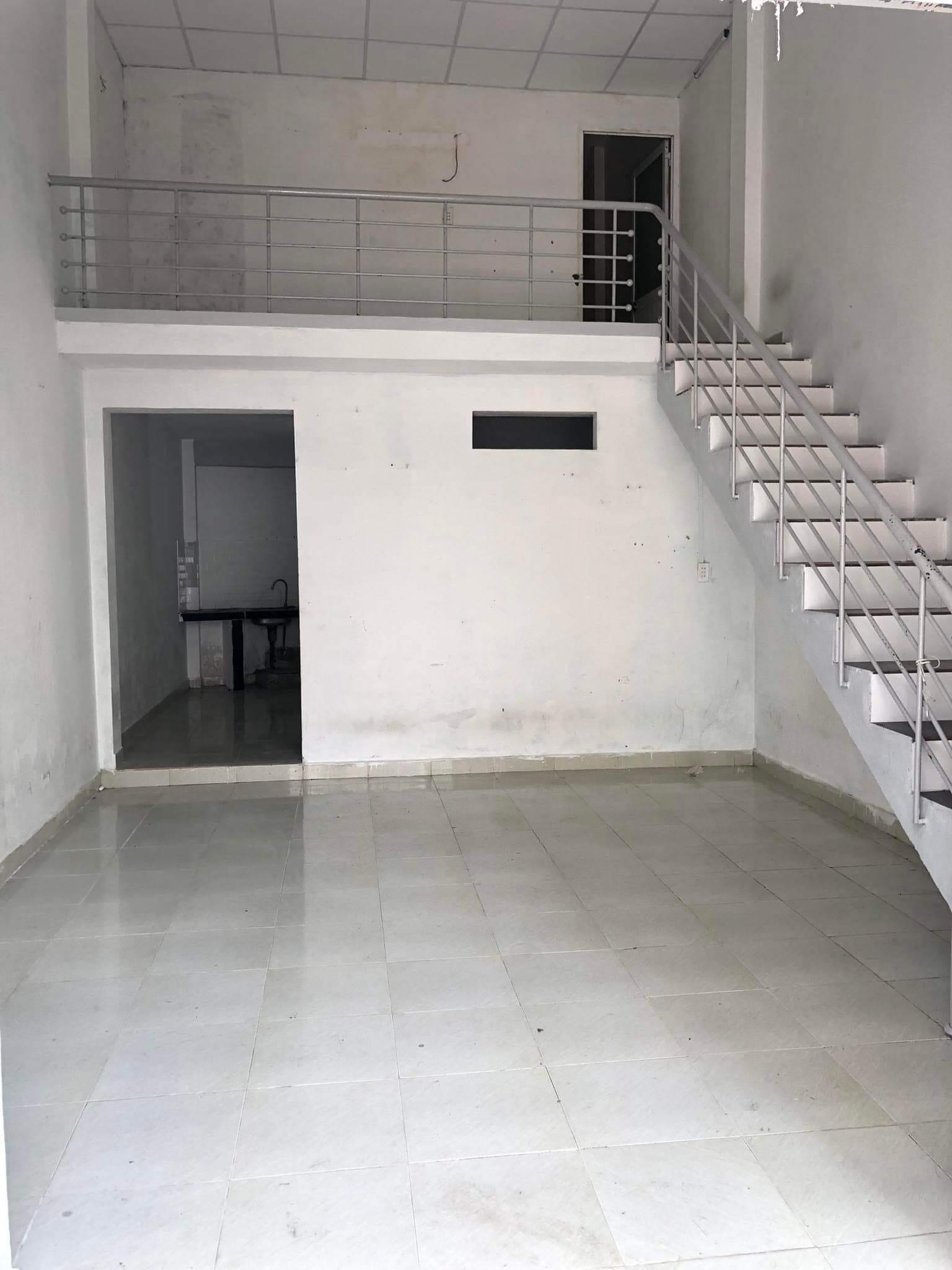 NHÀ KIỆT TRẦN HƯNG ĐẠO-CHỈ CẦN XÁCH VALI VA Ở’