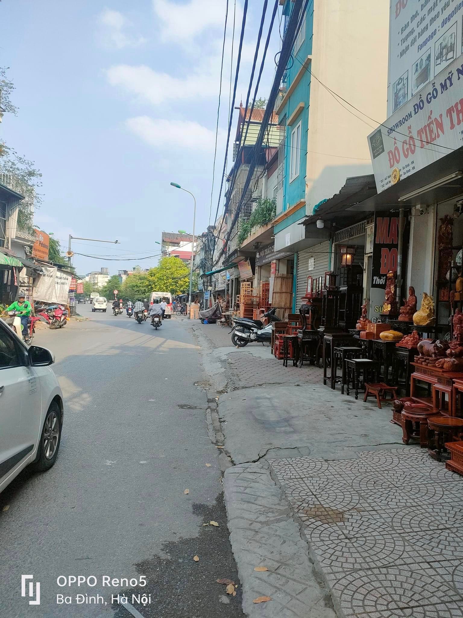 Bán nhà mặt phố Hoàng Hoa Thám dt 45m 2tầng.Quận Ba đình.