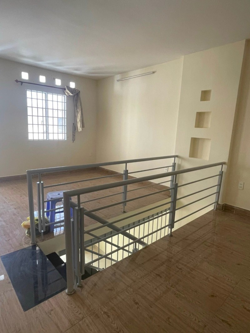 Bán nhà HXH Nguyễn Gia Trí, Ung Văn Khiêm gần mặt tiền, 4.2x13, nhỉnh 8 tỷ TL