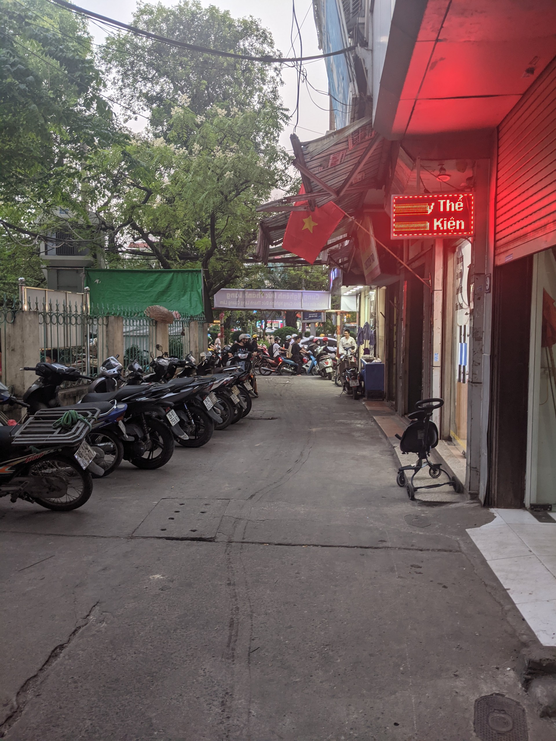 Bán Nhà Trung Tâm Đống Đa: 44.5m2*4T. Gần Phố, Ngõ Thông. Giá Cực Rẻ