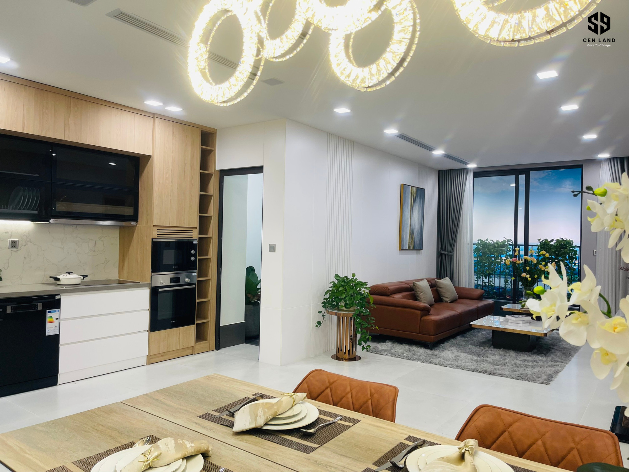 Bán căn hộ 3 ngủ 120m2 tại Ngọc Thụy, ban công view cầu Đông Trù cực đẹp