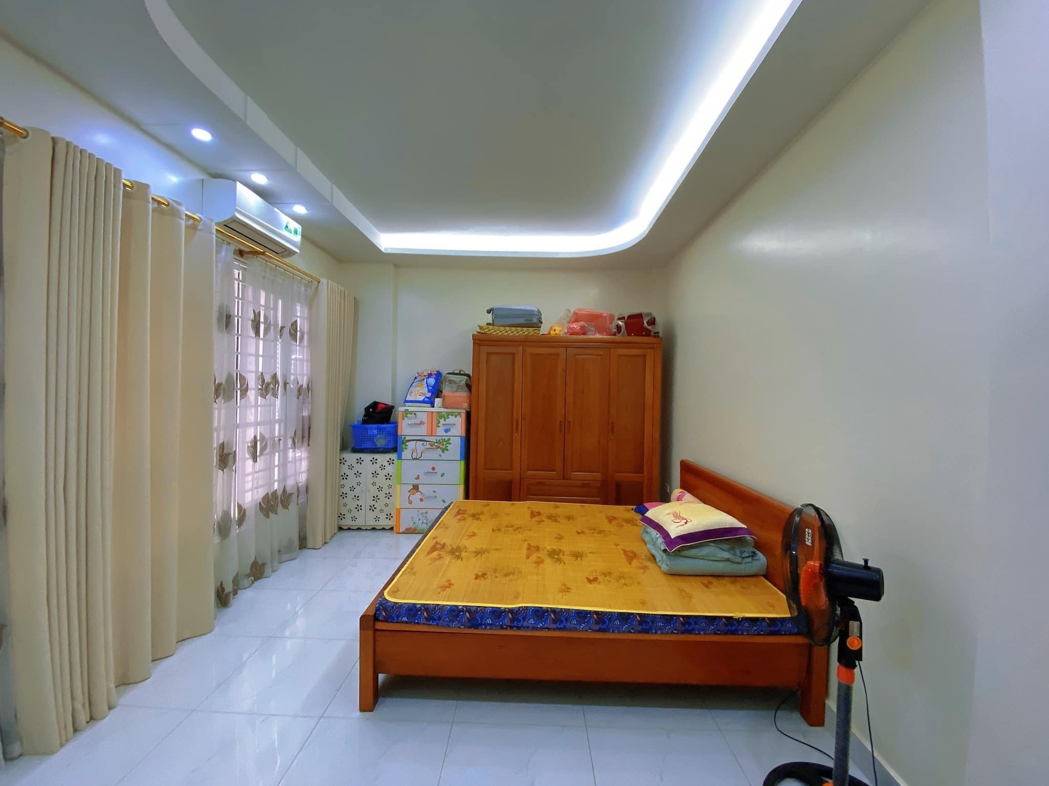 NHÀ ĐẸP Ở NGAY - TẶNG FULL NỘI THẤT XỊN XÒ - NGÕ NÔNG GẦN PHỐ - AN SINH TUYỆT VỜI - GIÁ NHỈNH 4 TỶ.