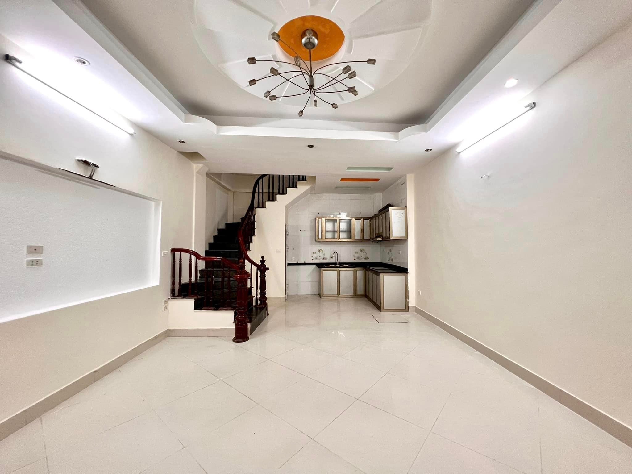 BÁN NHÀ NGUYỄN PHÚC LAI QUẬN ĐỐNG ĐA - 38M 5 TẦNG MT 4.8M - NHỈNH 5 TỶ 10M RA MẶT PHỐ GẦN HỒ HOÀNG CẦU Ở SƯỚNG