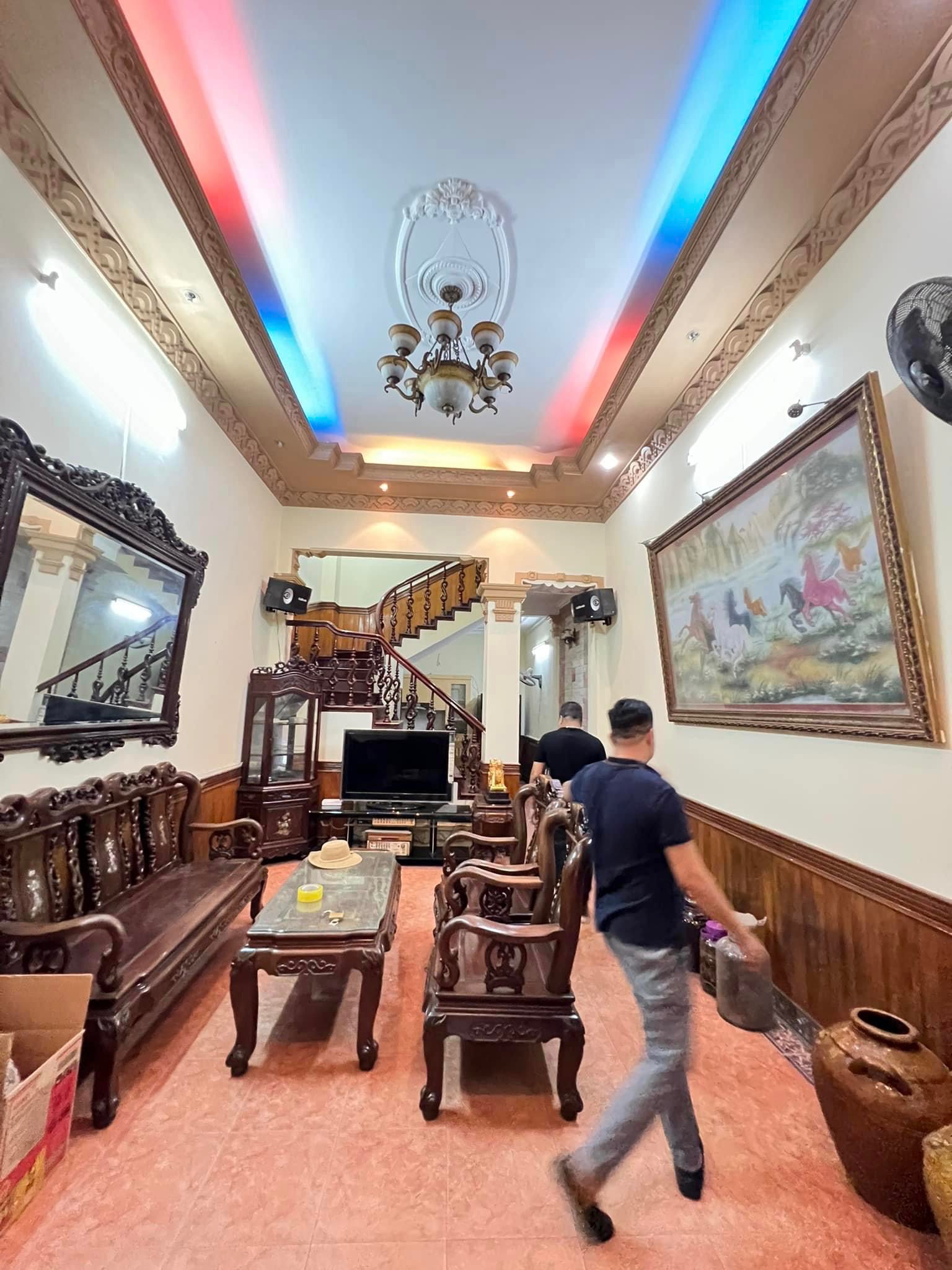 MẶT PHỐ GIÁP BÁT - 60M x 4 TẦNG - FULL NỘI THẤT - GIÁ 11.7 TỶ