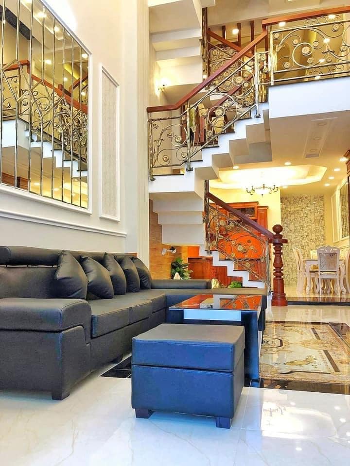 Bán nhà Phạm Ngọc Thạch 42m2, 5 tầng đẹp ở luôn, giá bán nhỉnh 4 tỷ