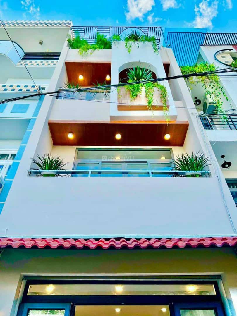 Bán gấp nhà Quận 10, Sư Vạn Hạnh, giá 2tỷ 8, Phường 12, còn thương lượng.