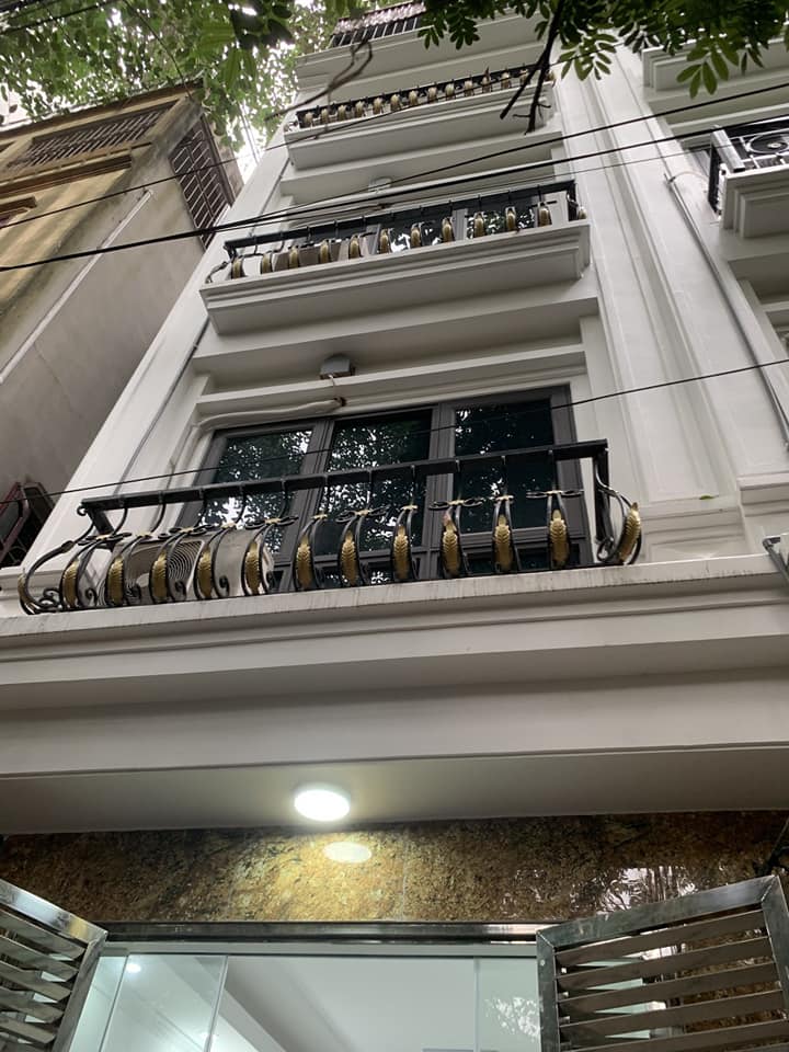 Nhà ở Trung Hoà ,Diện tích 176m² xây 9 tầng mặt tiền 10,5m, có hầm để xe.