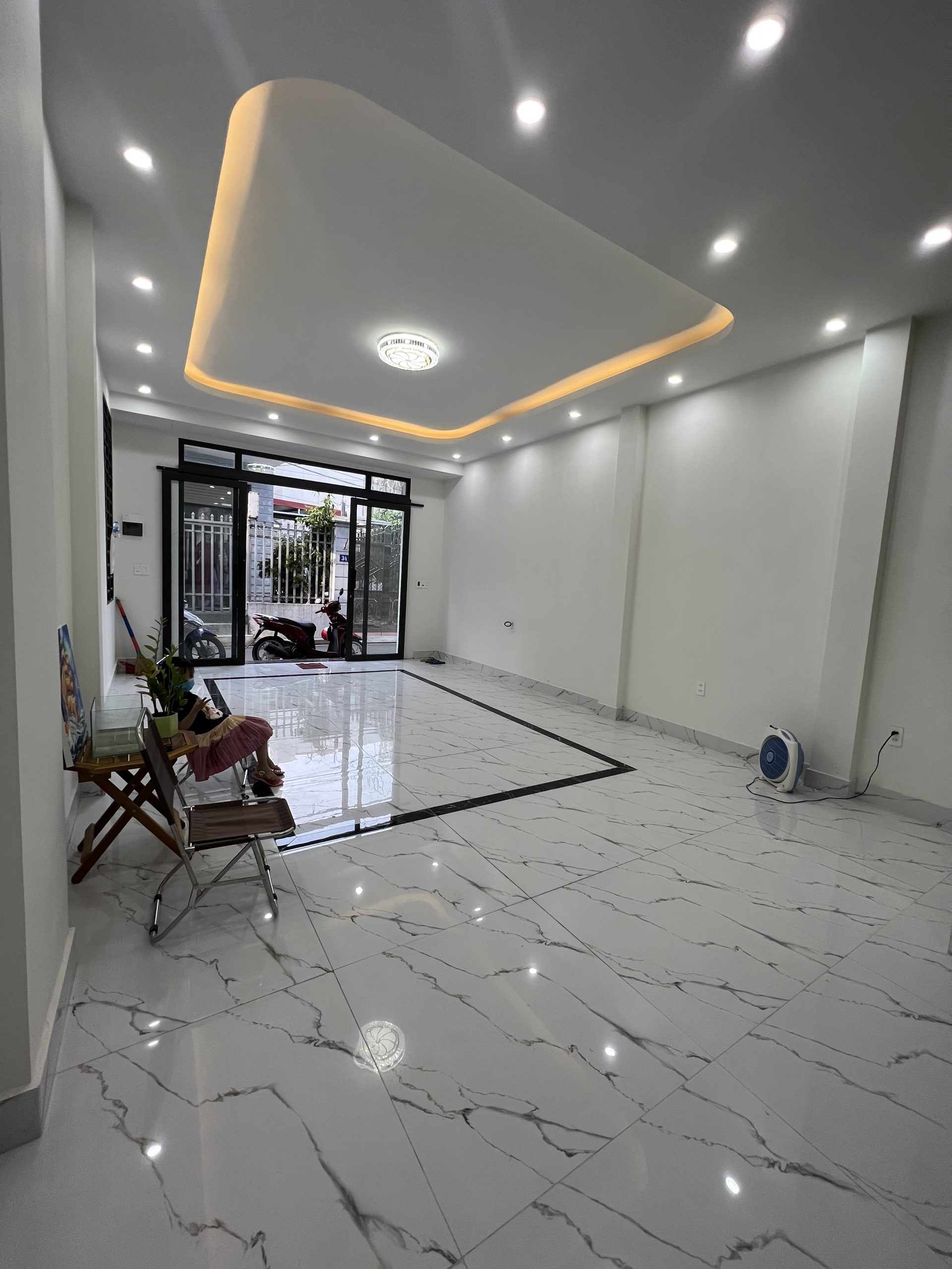 Bán nhà 4 tầng 41m2 ngõ thông 152 Hồ Sen, Lê Chân, Hải Phòng vị trí đẹp kinh doanh tốt