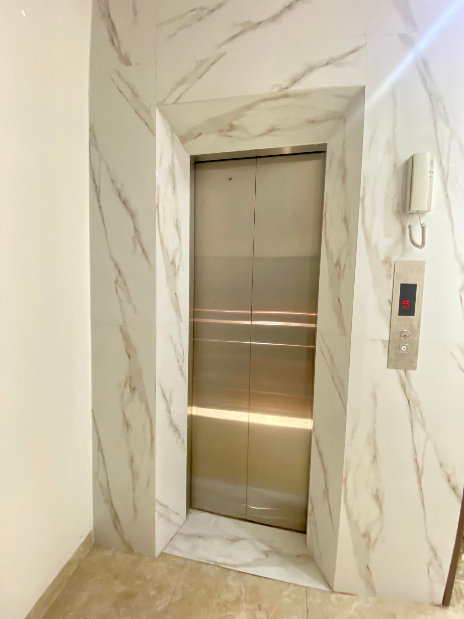 BÁN NHÀ PHỐ THÁI THỊNH,THỊNH QUANG ĐỐNG ĐA,40M X 6 TẦNG THANG MÁY.