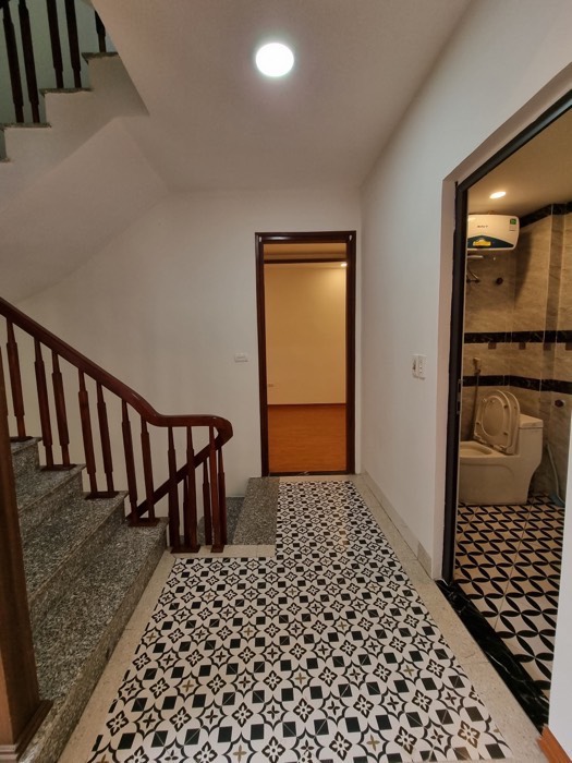 Nhanh tay nhấc máy: Hiếu chuyên BĐS Long Biên : 0984.654.430 có nhà Long Biên.