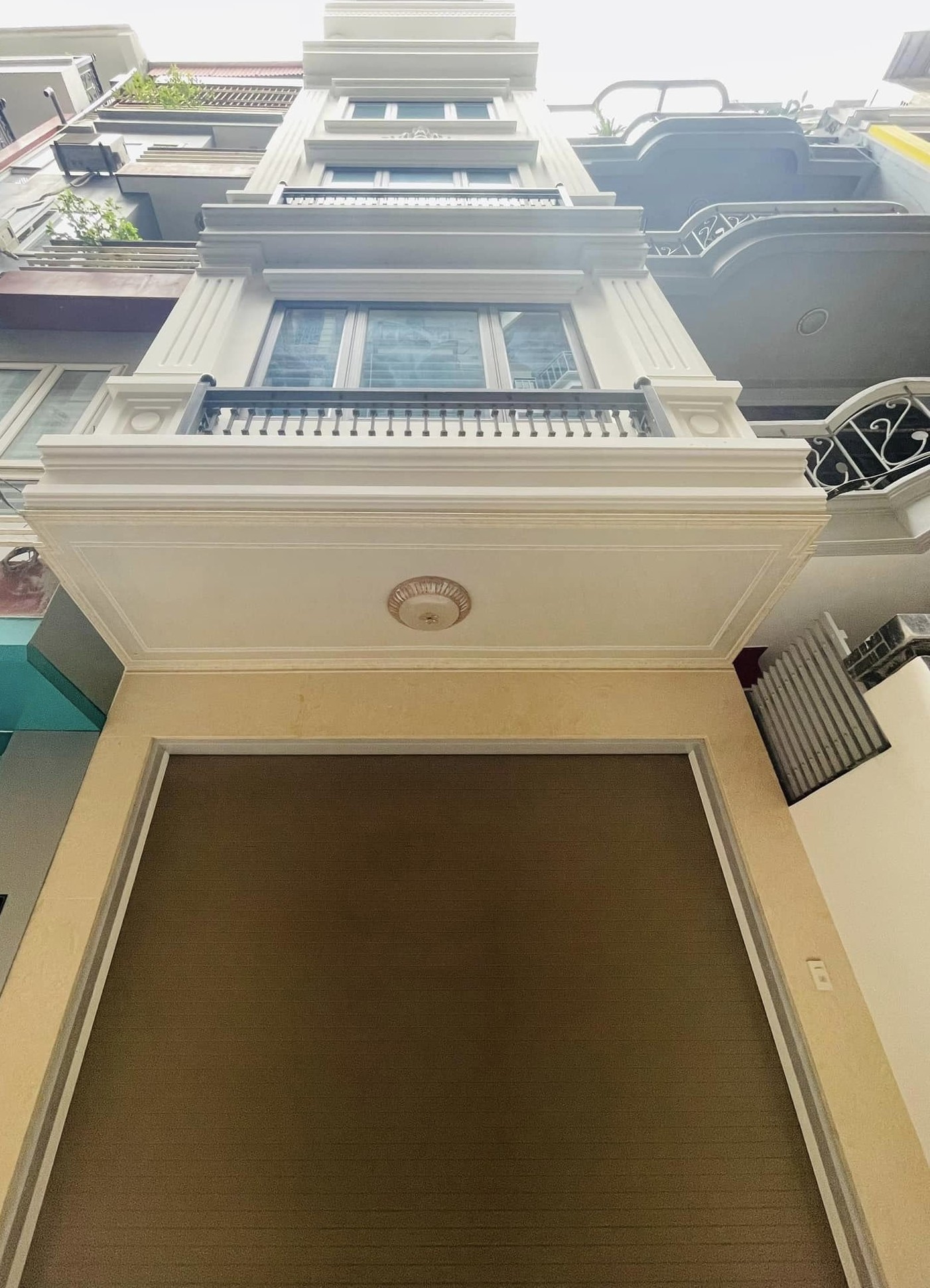 Phân lô kinh doanh, gara ô tô, phố Trần Quốc Hoàn, Cầu Giấy, 60m2, 5 tầng, MT 4.2m, giá bán 10.2 tỷ