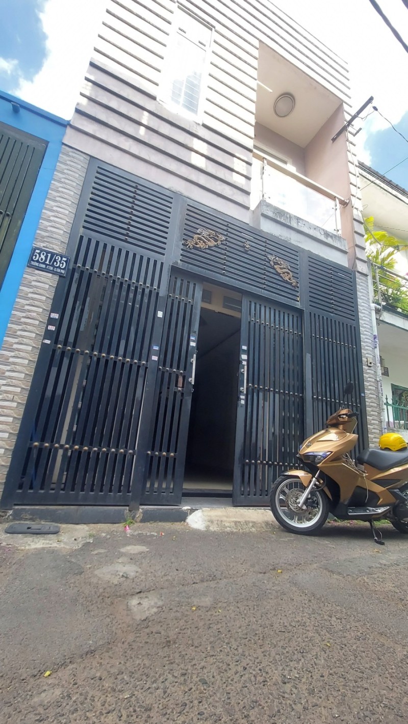 Chủ gấp bán nhà ngay mũi tàu Trường Chinh 62m2, 2 tầng giá 5.8 TL.