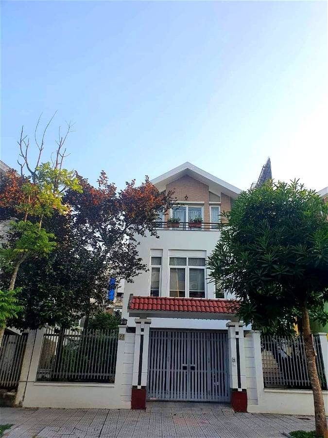 SIÊU SIÊU HIẾMBán Nhà Biệt thự Bt5 - lô23 KĐT mới Văn Phú - Hà Đông 215m . 3t . Mt15m Giá nhỉnh 20tỷ dành cho Shark quyết đoán