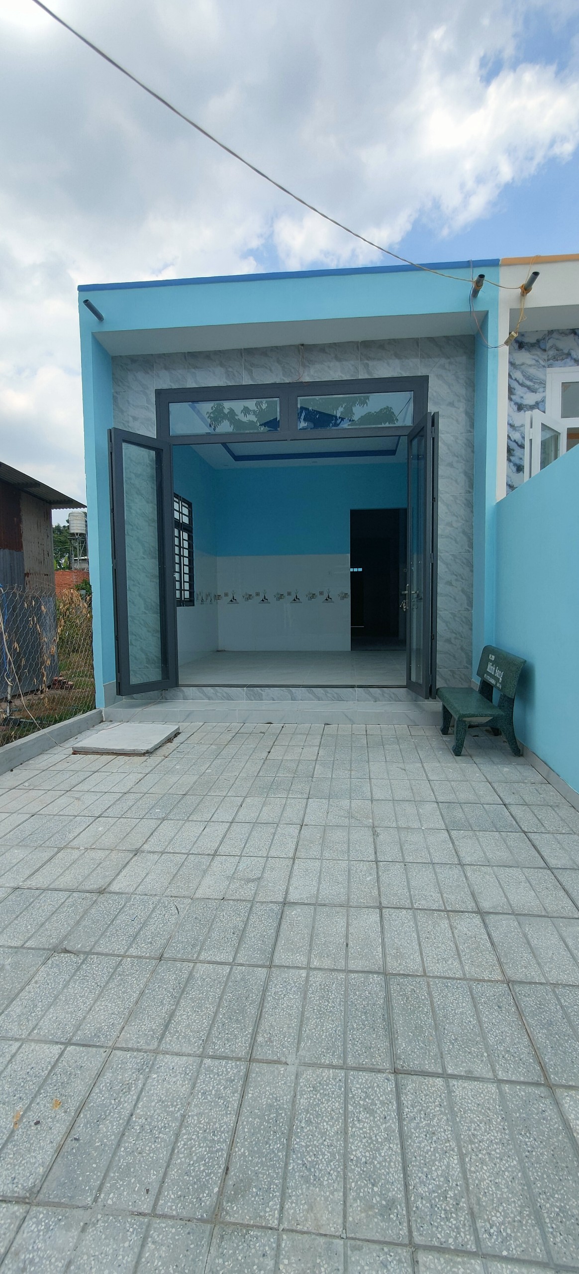 Bán 2 căn nhà sát chợ, lân cận trường học, tiện nghi tất cả