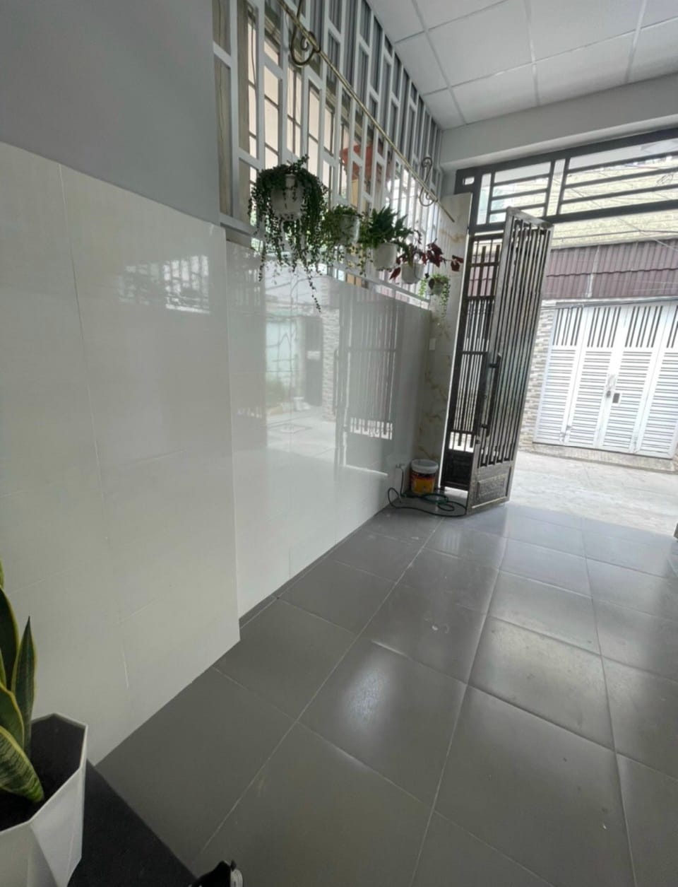 BÁN NHÀ HẺM XE HƠI TẬN CỬA - DT 77M² CHỦ TẶNG FULL NỘI THẤT - TĂNG NHƠN PHÚ B QUẬN 9.#Q948