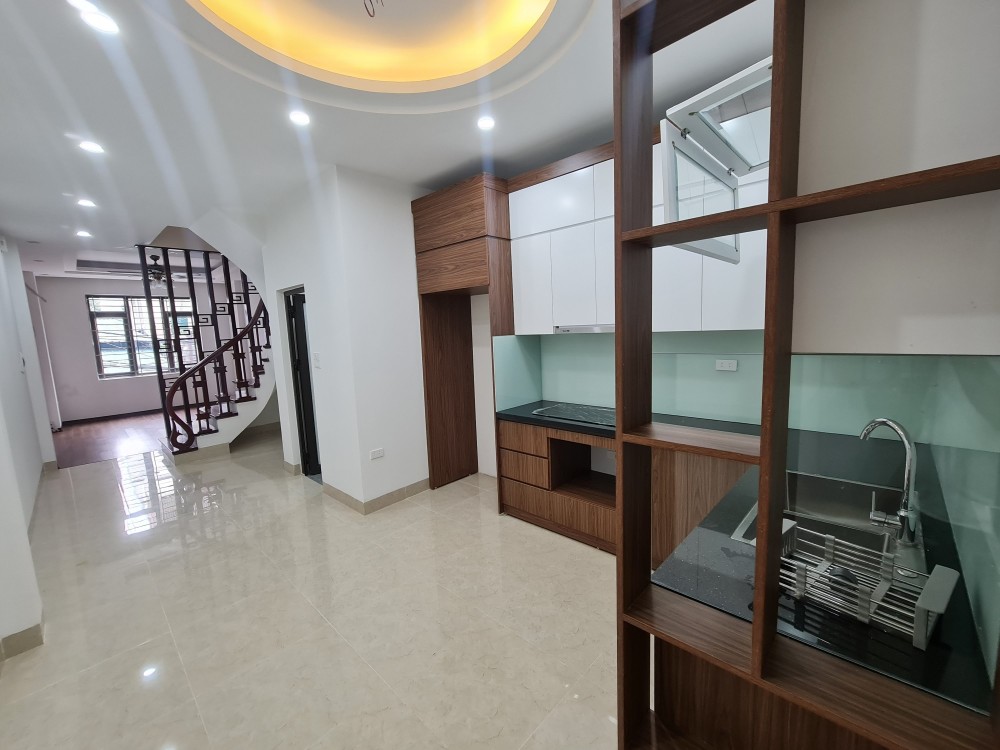 NHÀ ĐẸP KHU PHÂN LÔ LÂM HẠ - Ô TÔ TRÁNH - GARA ÔTÔ - FULL NỘI THẤT