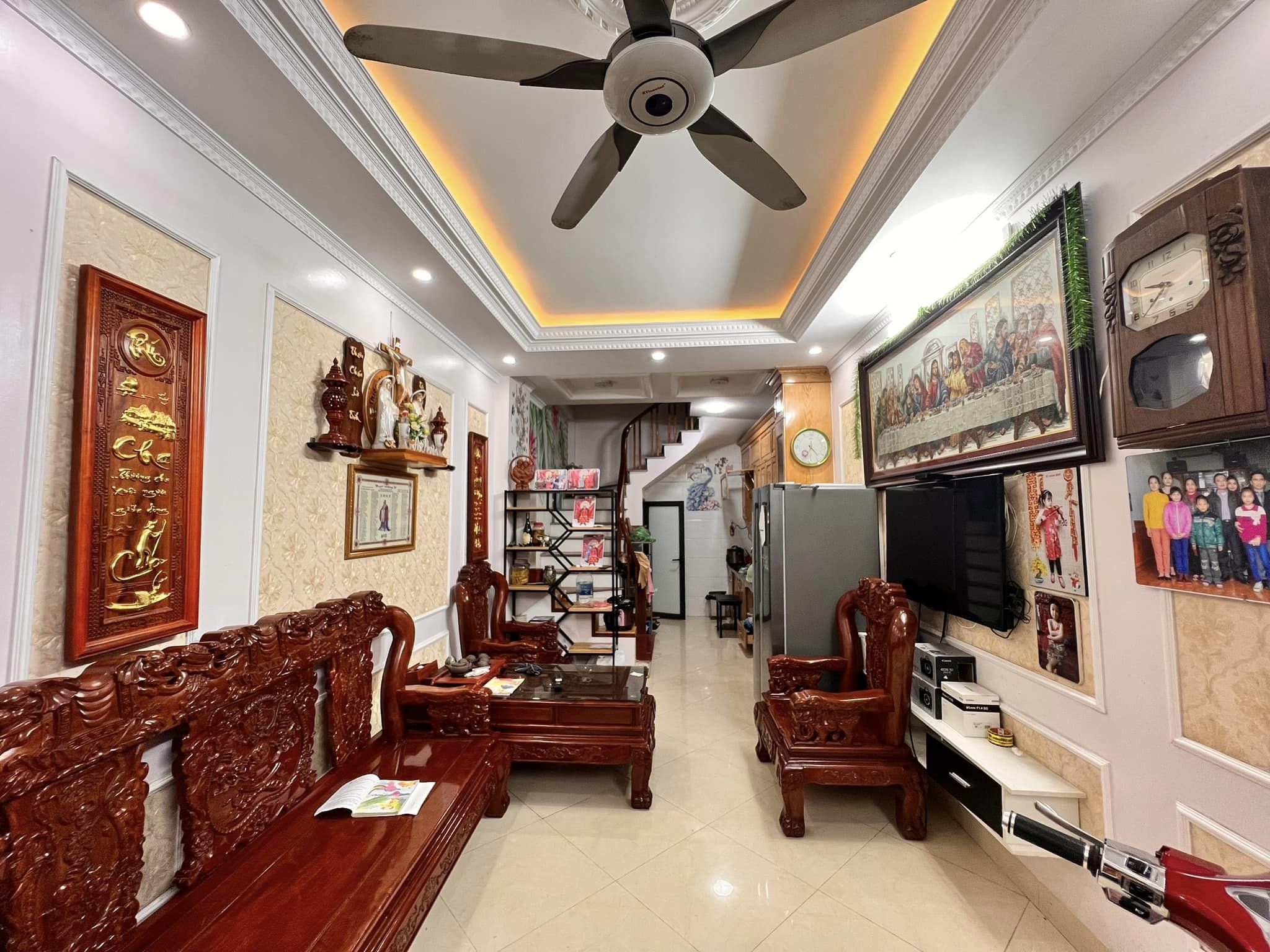 NHÀ MỚI PHỐ LÊ THANH NGHỊ - 40M 5 TẦNG - GIÁ NHỈNH 6 TỶ