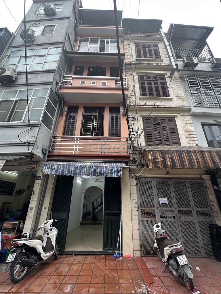 Chính chủ cần cho thuê mặt bằng kinh doanh tại 57 Đê La Thành nhỏ
