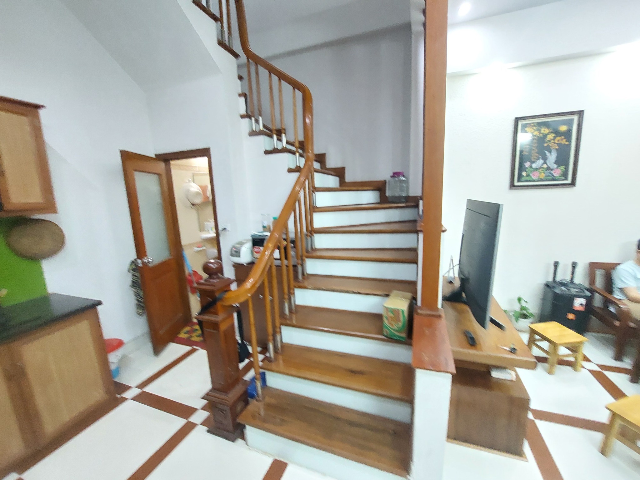 TRUNG TÂM CẦU GIẤY - KINH DOANH SẦM UẤT - NHÀ ĐẸP VỀ Ở LUÔN - 30M RA PHỐ - NGÕ THÔNG THOÁNG