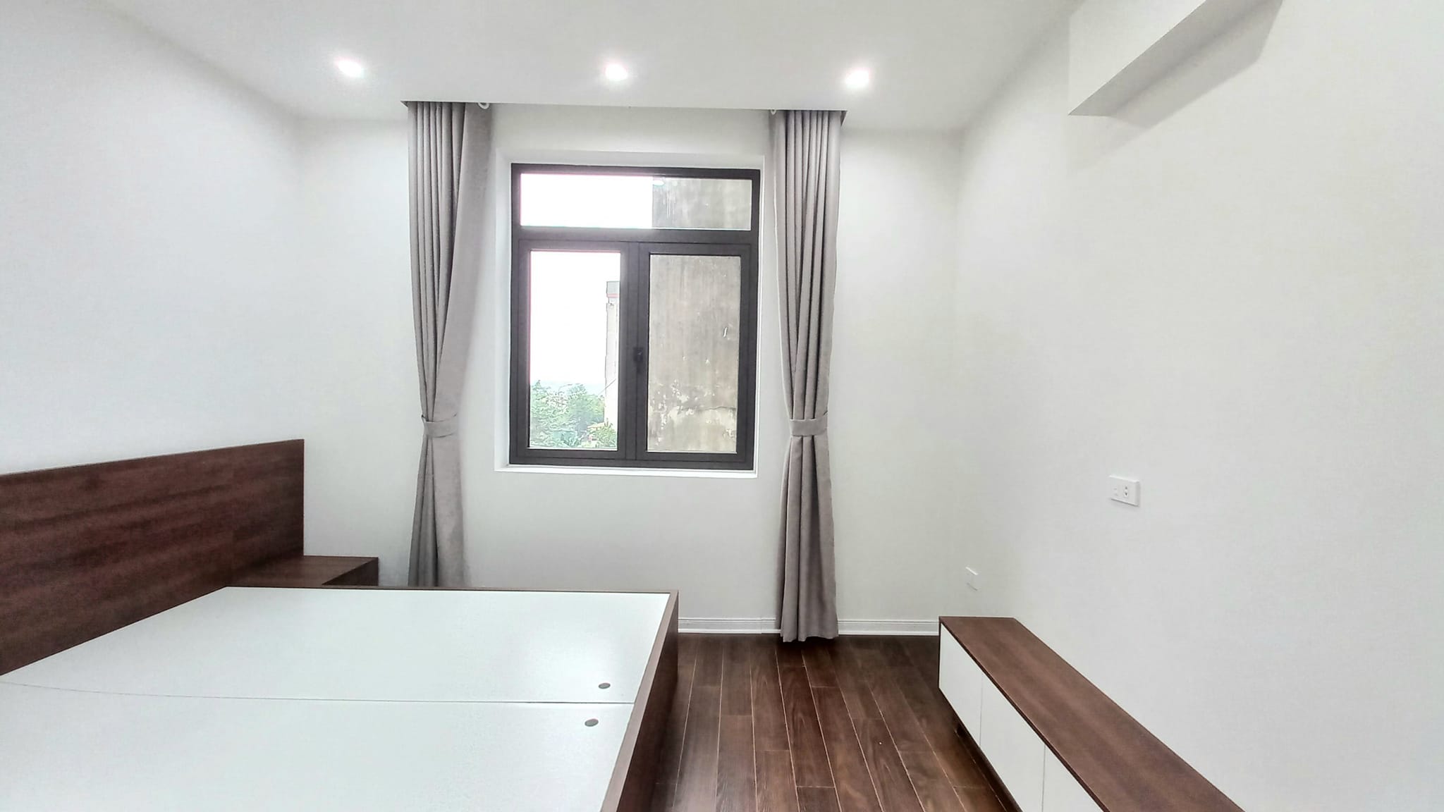 Bán nhà xây 3tầng Văn Chương – Đống Đa, ngay khu Hồ Văn Chương nhà xây chắc chắn kiên cố, đi bộ đến ga Hà Nội, chỉ