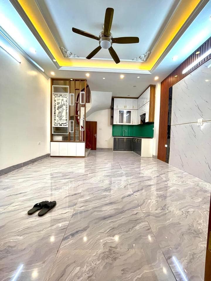 NHÀ MỚI PHỐ HỒNG MAI - 35M 5 TÂNG - GIÁ 3.85 TỶ