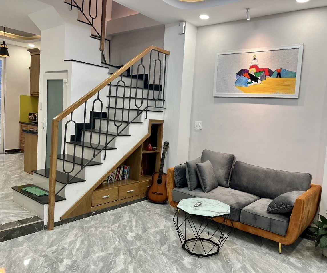 Siêu Phẩm Nhà Riêng Đường Lê Văn Duyệt, Chỉ 100m Qua Quận 1