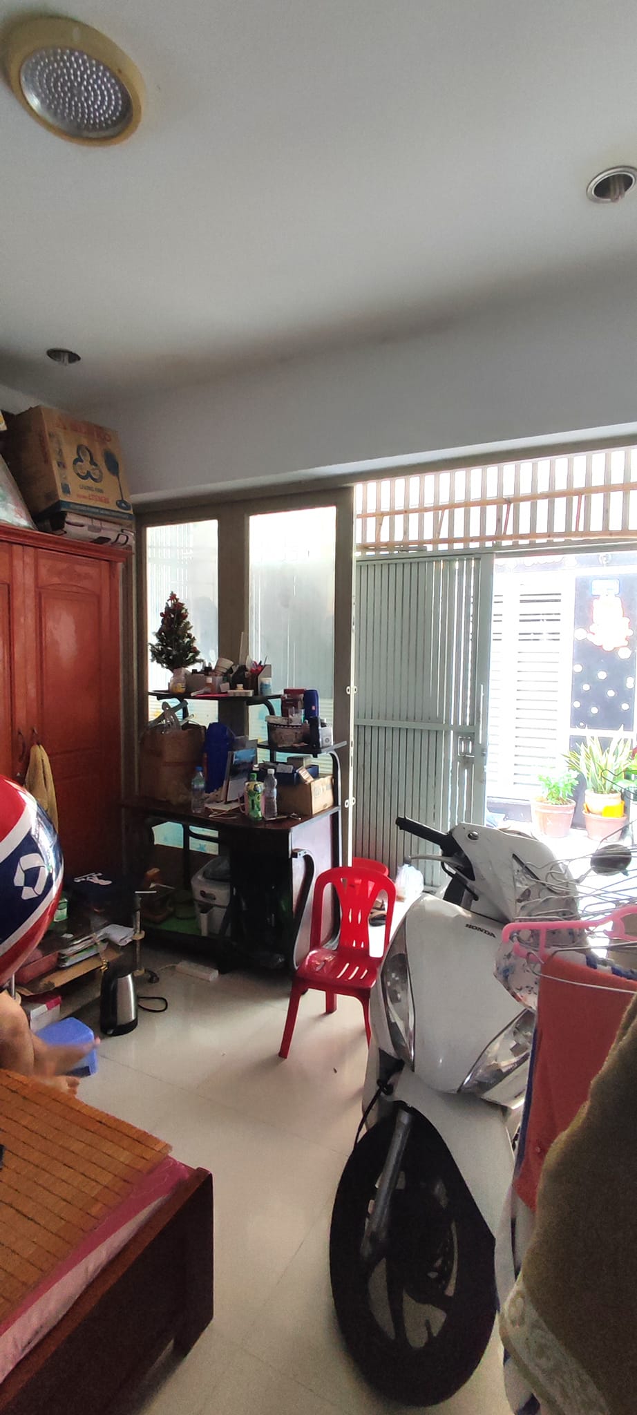 39M2 - LẠC LONG QUÂN - SÁT MẶT TIỀN - CHỈ 4.5 TỶ TL