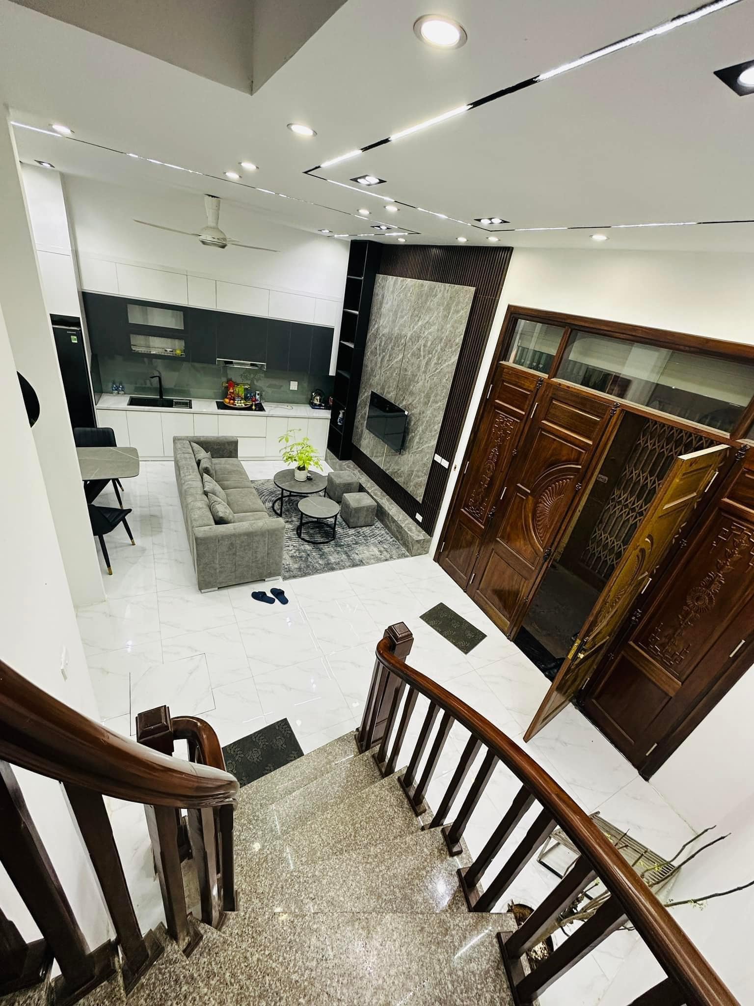 BÁN NHÀ PHỐ VÂN TRÌ , 76M2 , 4 TẦNG , MT 4M5 , 6 tỷ 3 MẶT ĐƯỜNG LỚN - 3 ÔTÔ TRÁNH - VỈA HÈ RỘNG