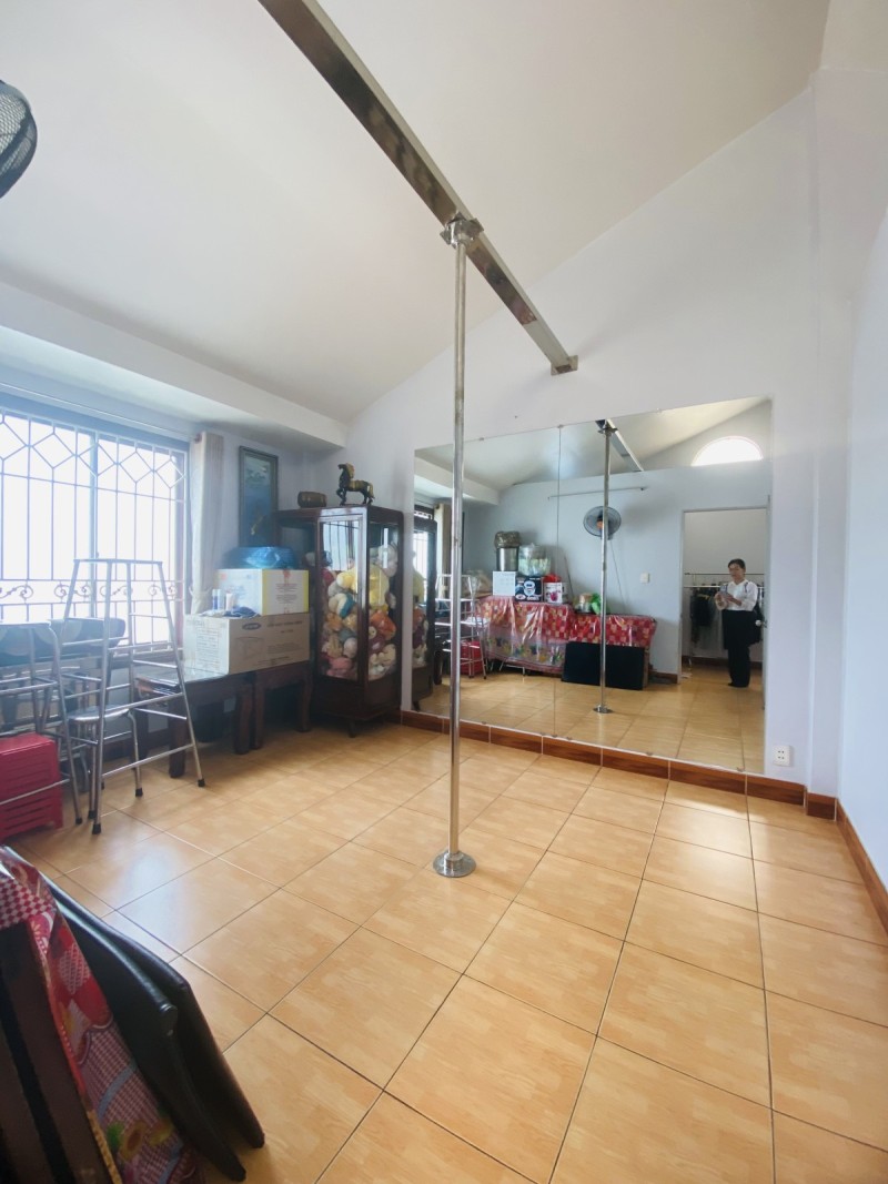 Nhà mặt tiền Hồ Bá Kiện, Quận 10, gần 50m2, chỉ 10 tỷ X