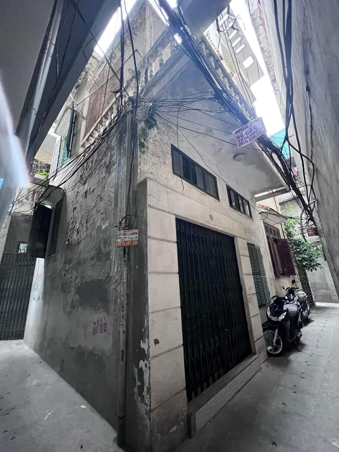 BÁN NHÀ TRẦN KHÁT CHÂN QUẬN HAI BÀ TRƯNG - 31M 3 TẦNG MT 5M - NHỈNH 2 TỶ LÔ GÓC NGÕ THÔNG CÁC NGẢ 15M RA OTO TRÁNH