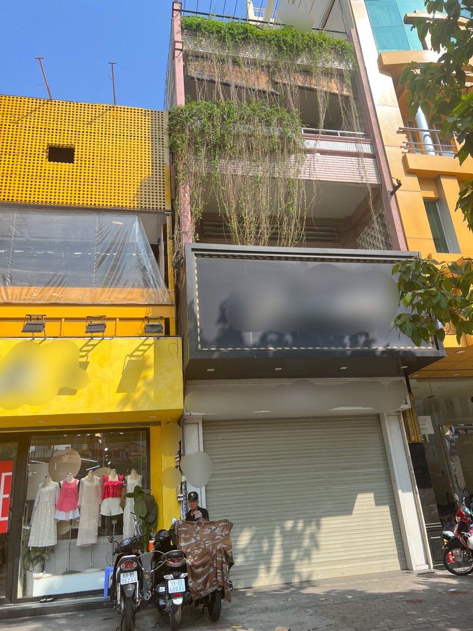 Cho thuê nhà MT Nguyễn Thị Minh Khai. Ngang lớn 4,5m (nở hậu). Giá: 4.000$