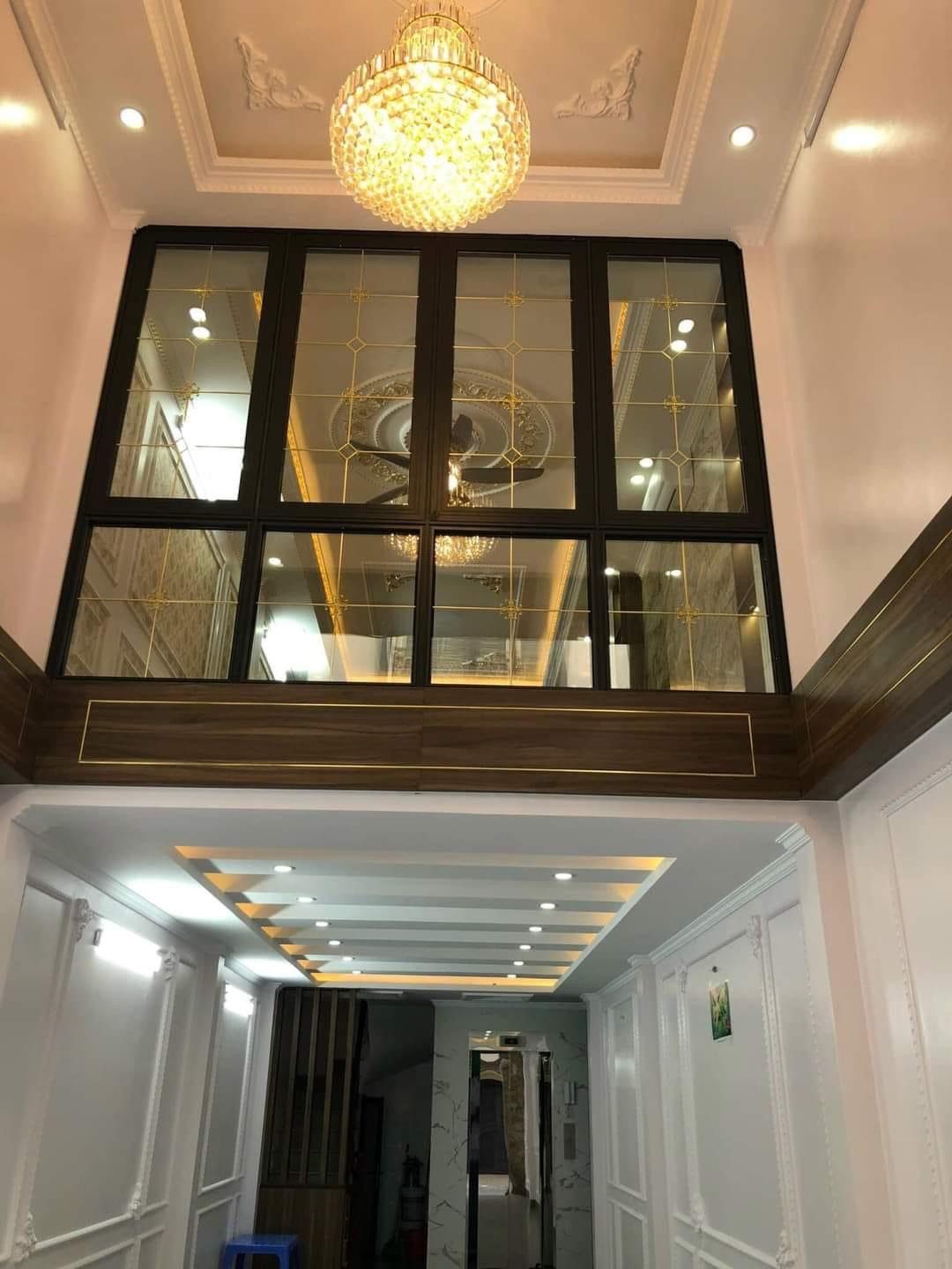 Bán nhà mặt phố Yên Lạc dt 55m nhà 7 tầng có thang máy.Giá 15,3tỷ.Quận Hai Bà Trưng.