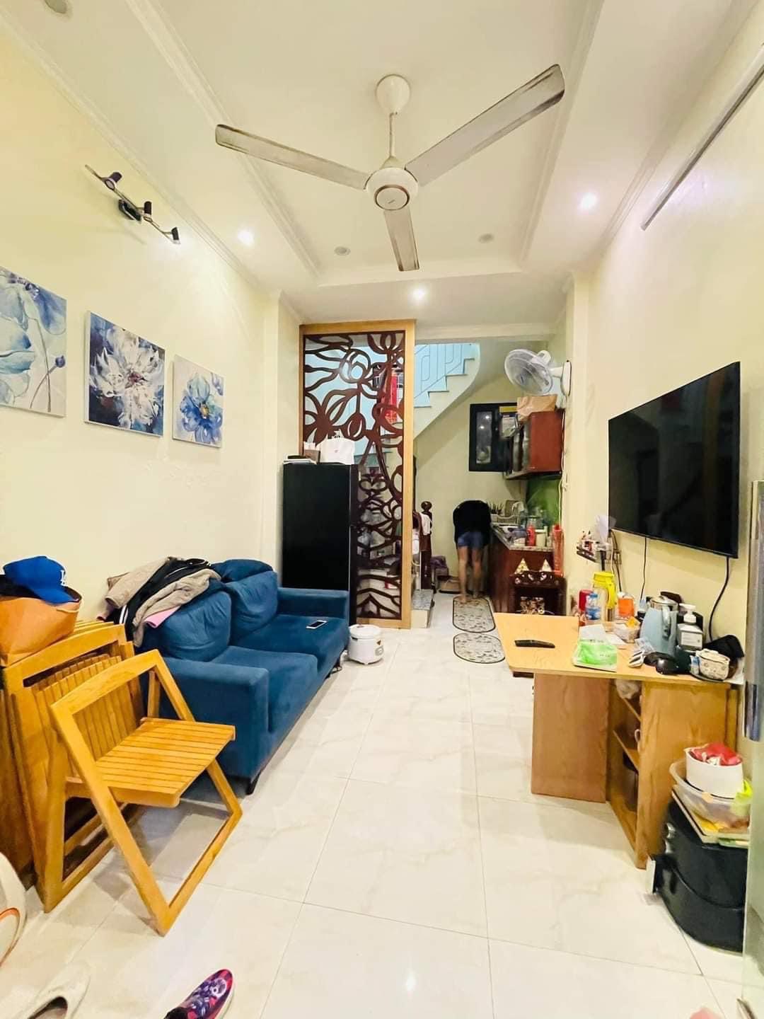 Bán nhà Trần Khát Chân 25m-5 tầng-3,2 tỷ + 10m ra mặt phố, ngõ thông vừa ở vừa kinh doanh.