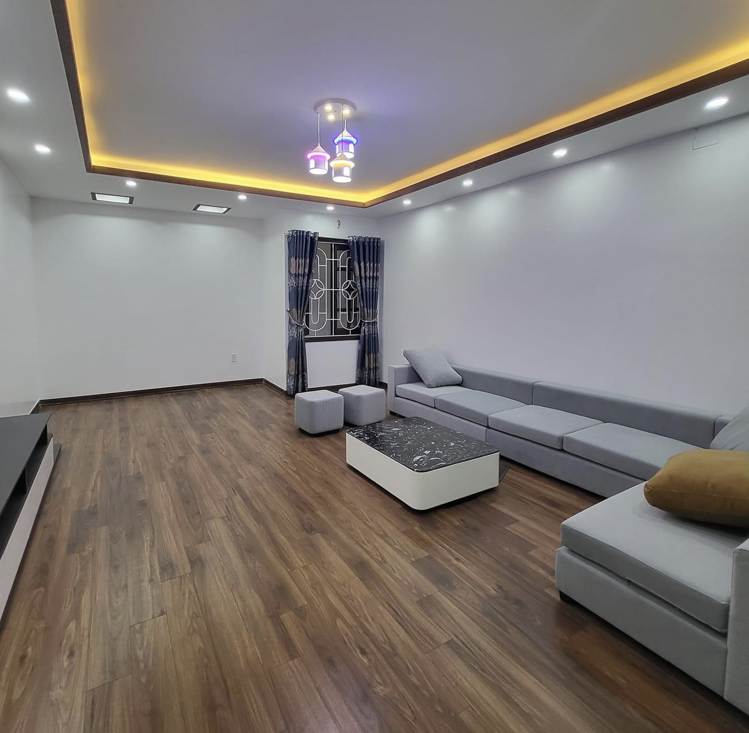 Bán nhà 3,5 tầng 90m2 mặt đường Quán Nam, Lê Chân, Hải Phòng vị trí đẹp