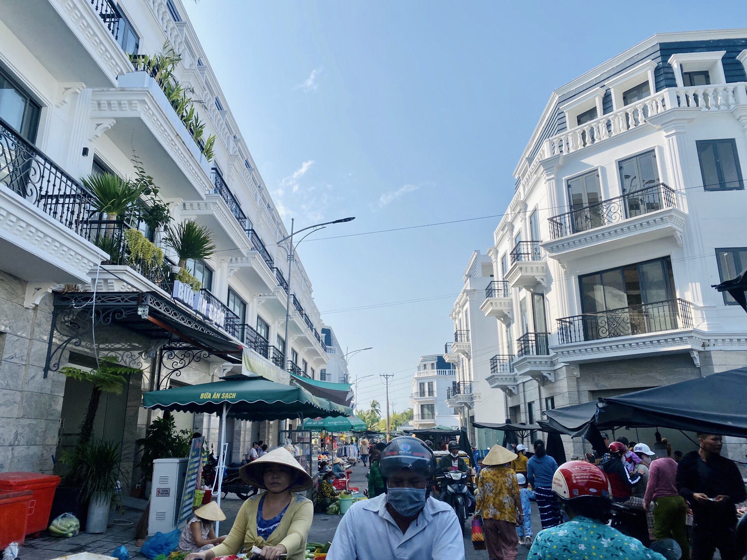 Bán nhà mặt tiền tại chợ Thị trấn Thới Lai Cần Thơ