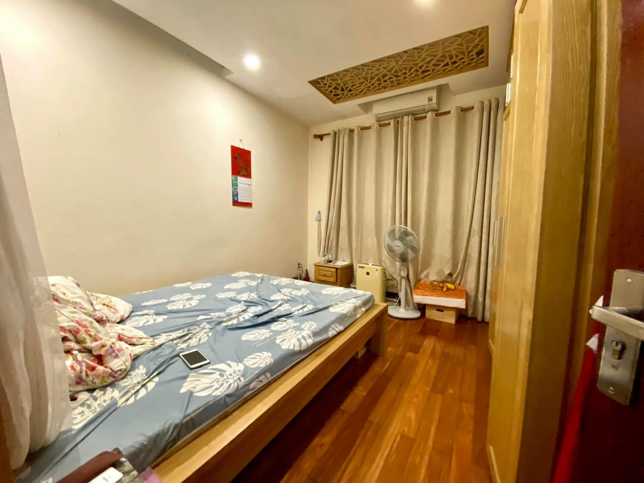 Bán nhà dân xây phố Đội Cấn,7 chỗ đỗ cửa,40m x 5 tầng.