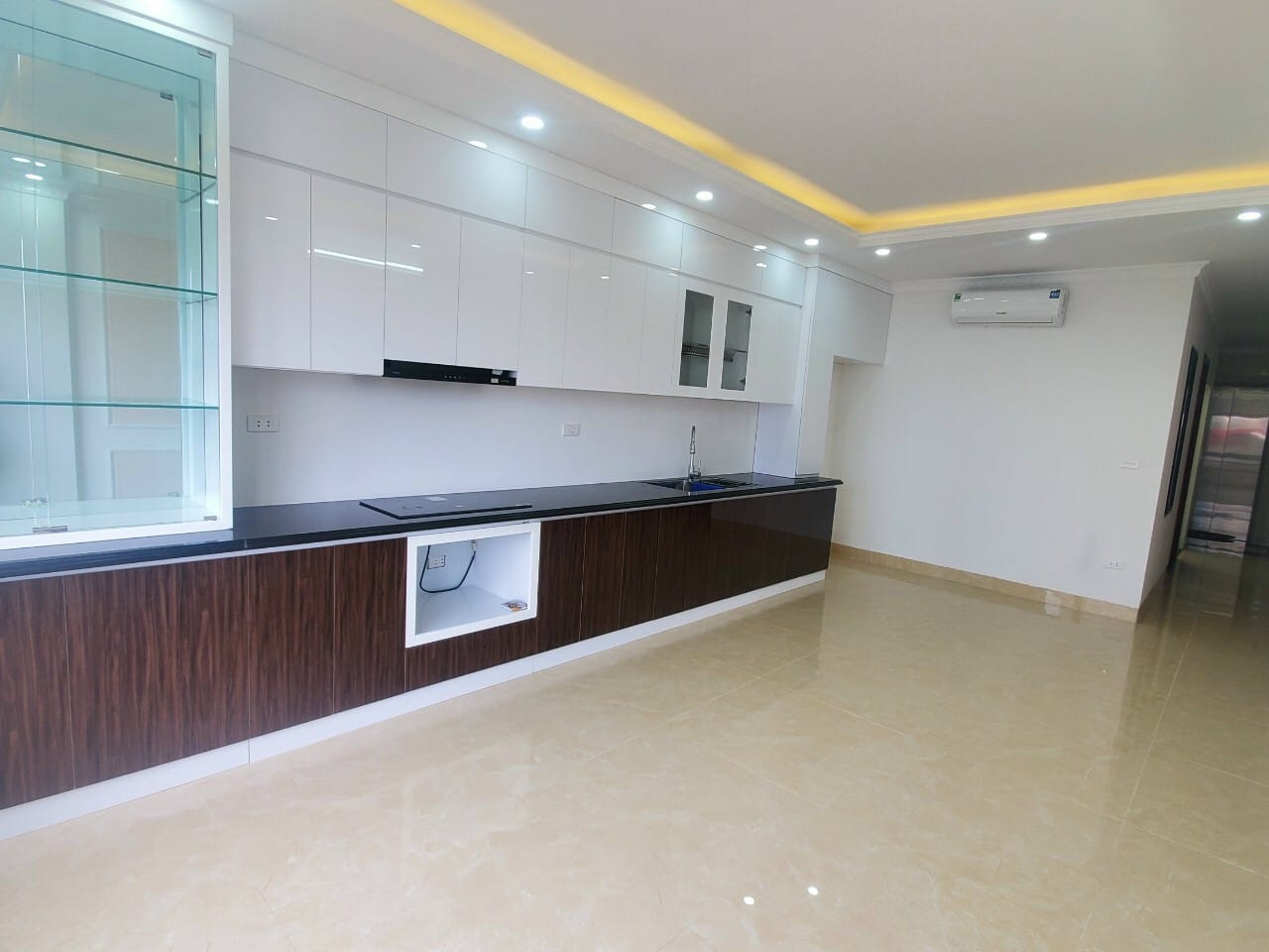 Căn góc Đức Thượng, Oto,Kinh doanh ,4 PN, DT45m2, giá 3,2 tỷ